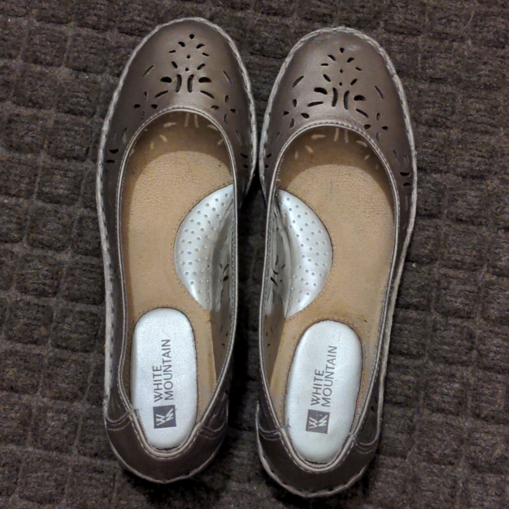 New White Mountain Women's Lipstick Flats